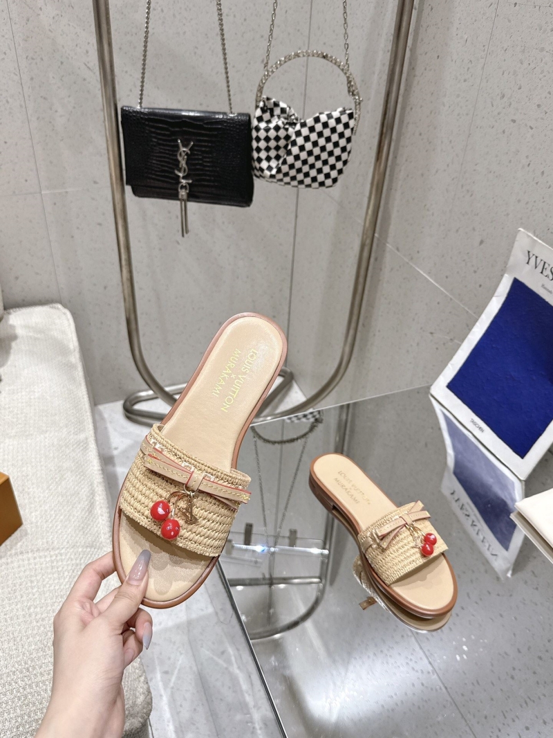 l0vis Vvtt0n slippers